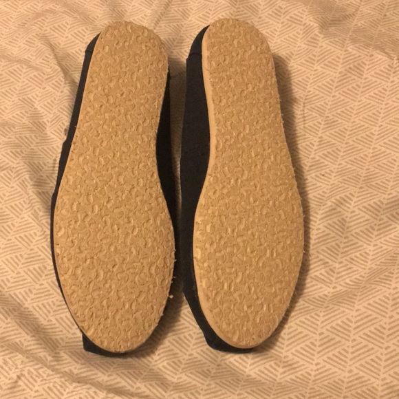 Toms - Picture 3 of 3